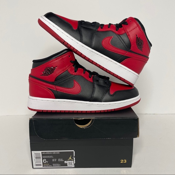 Jordan Shoes - Nike Air Jordan 1 Retro Mid Banned Bred NEW